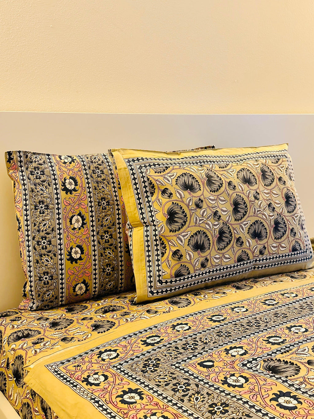 The Nocturnal Floral Sheet Set