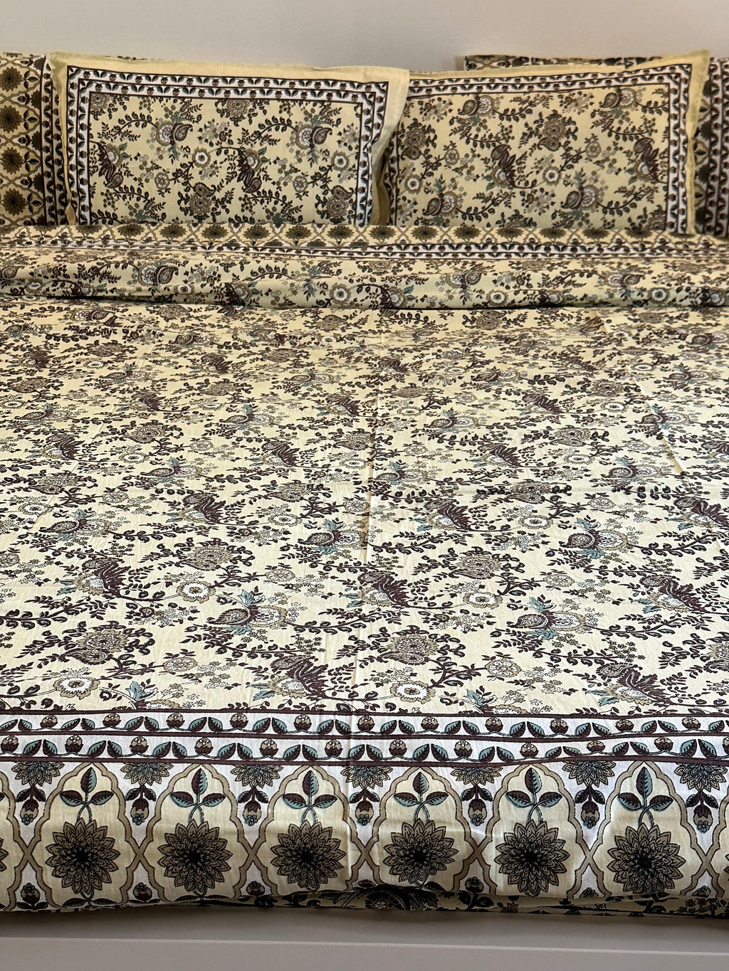 The Cream Paisley Vines Sheet Set