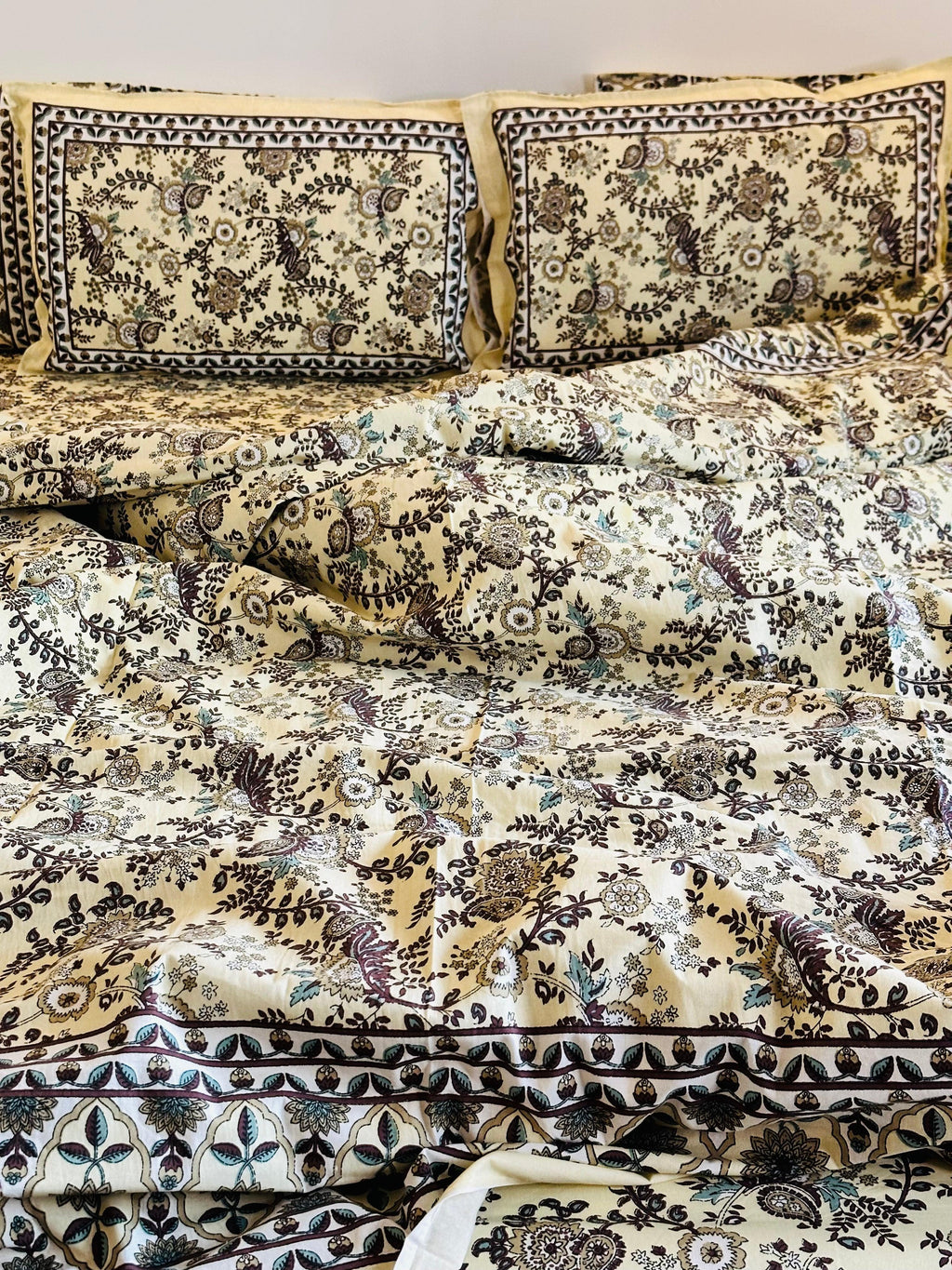 The Cream Paisley Vines Sheet Set