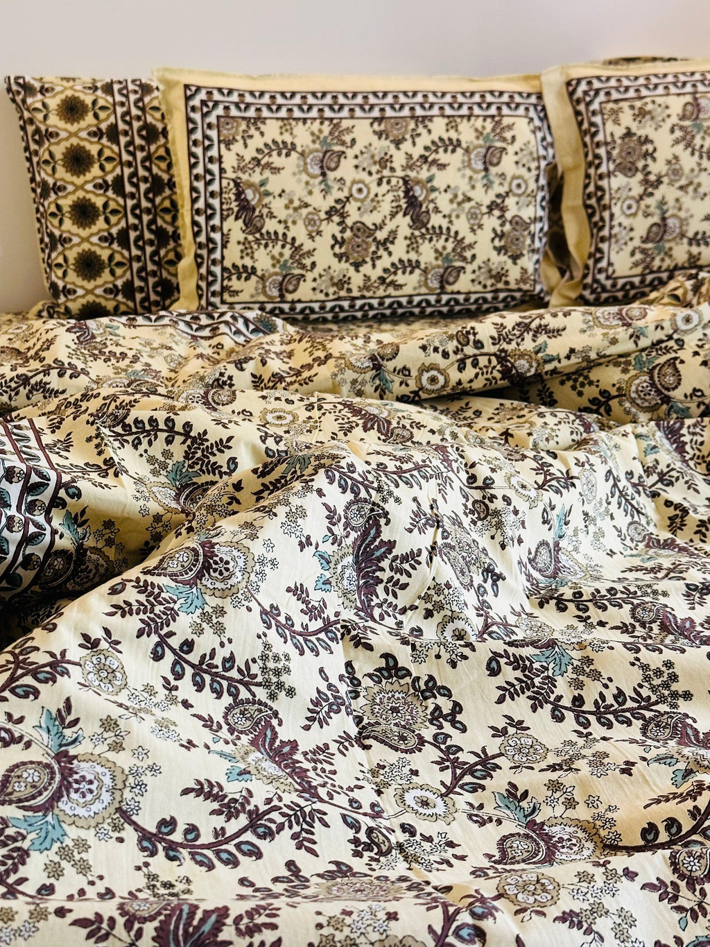 The Cream Paisley Vines Sheet Set