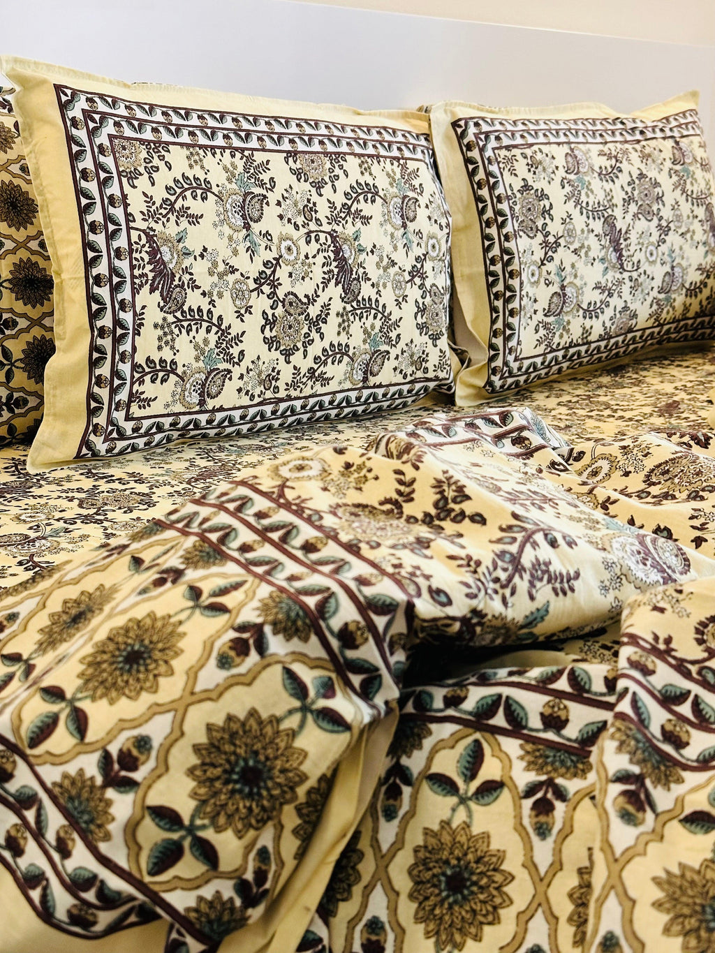 The Cream Paisley Vines Sheet Set