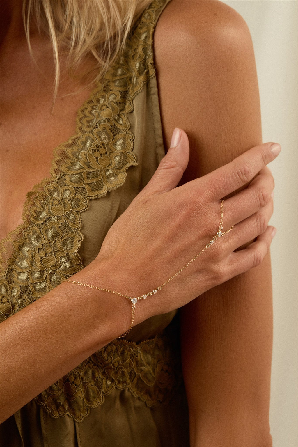 Miley Hand Chain