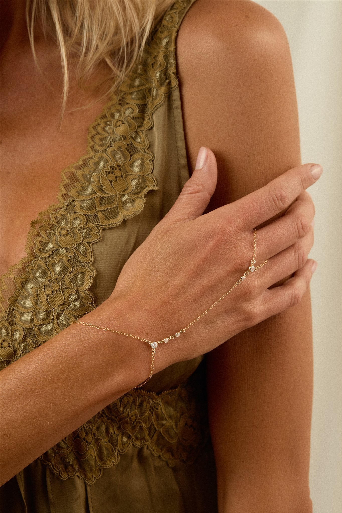 Miley Hand Chain