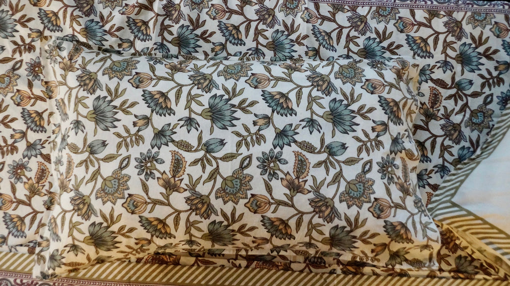 The Garden Glow Sheet Set