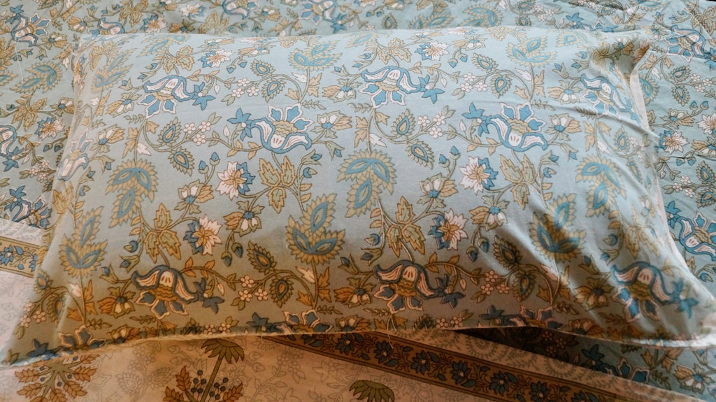 The Blue Meadows Sheet Set