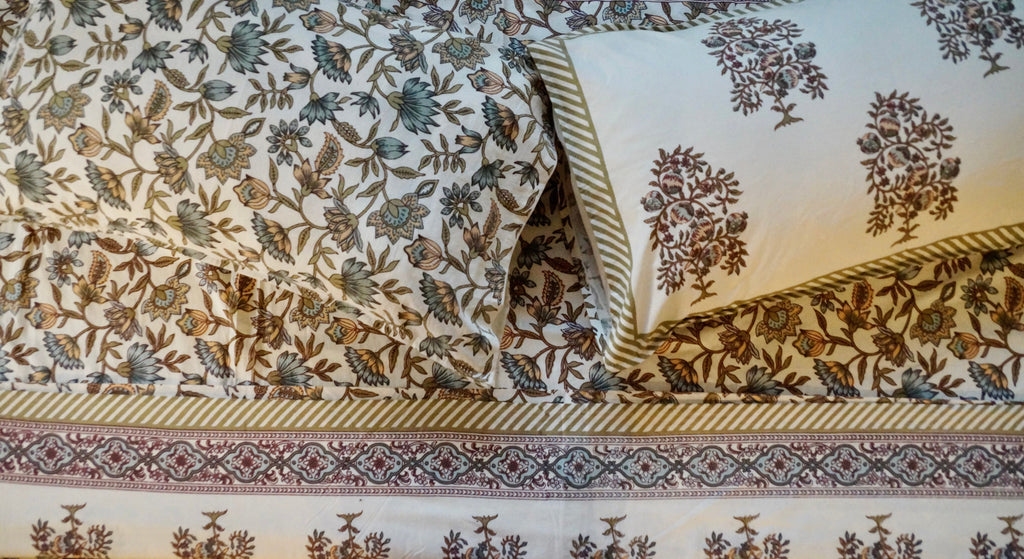 The Garden Glow Sheet Set